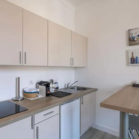 Beautiful Renovated Near Croisette Cannes