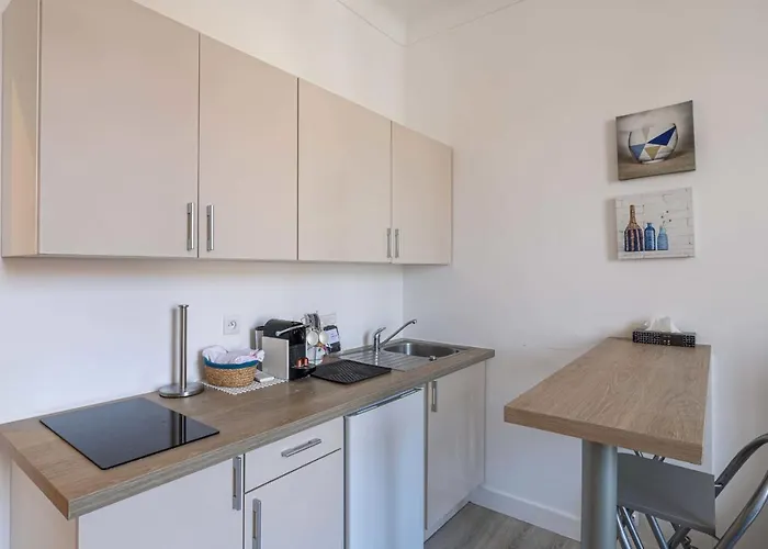 Beautiful Renovated Near Croisette Cannes